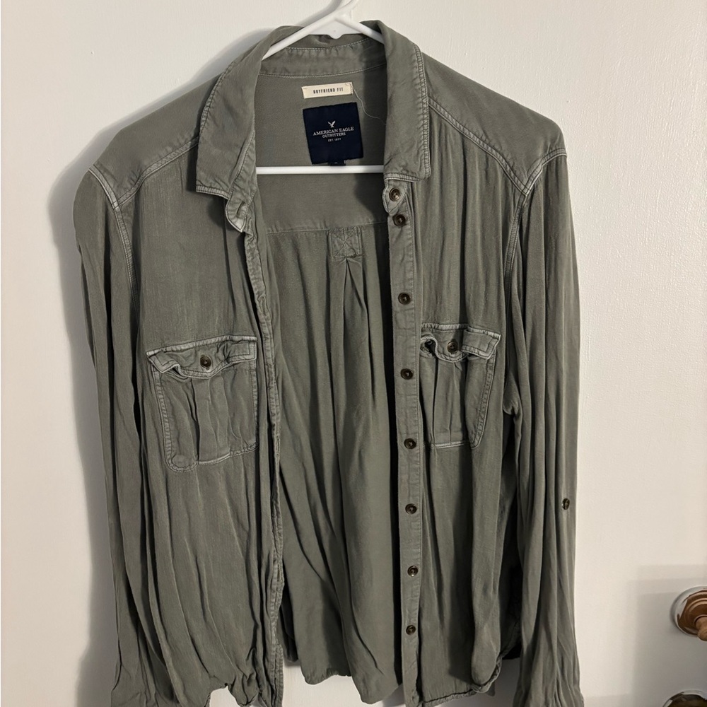 American Eagle Outfitters Boyfriend Fit Button up